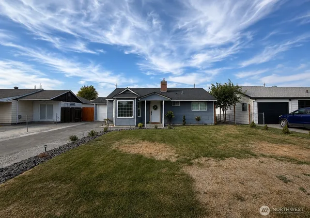 Photo 4 of Sale Pending at 1331 E Larch St, Othello, WA 99344 | MLS# NWM2577865 | Listing updated on 2026-09-25