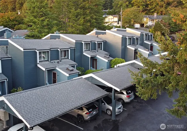 Photo 3 of Townhouse for sale at 17018 Ne 80th Street #C5, Redmond, WA 98052 | MLS# NWM2577870 | Listing updated on 2026-09-28