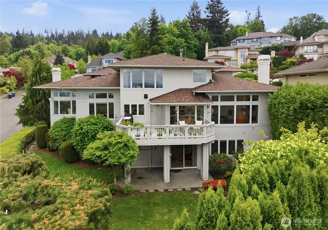 Photo 4 of Single family home for sale at 17288 SE 57th Place, Bellevue, WA 98006 | MLS# NWM2577909 | Listing updated on 2026-09-25