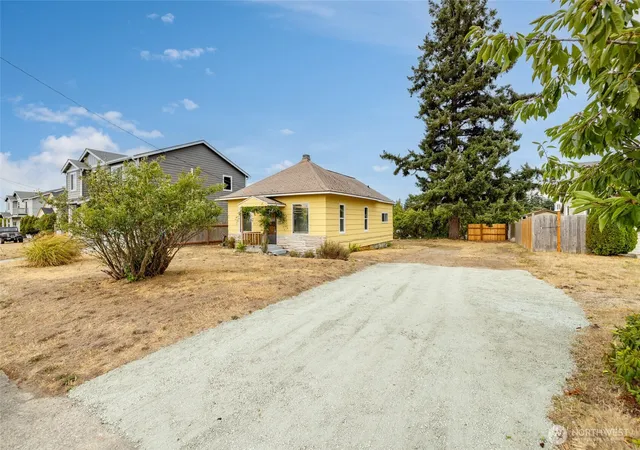 Photo 3 of Single family home for sale at 1442 E Whidbey Ave, Oak Harbor, WA 98277 | MLS# NWM2577922 | Listing updated on 2026-09-19