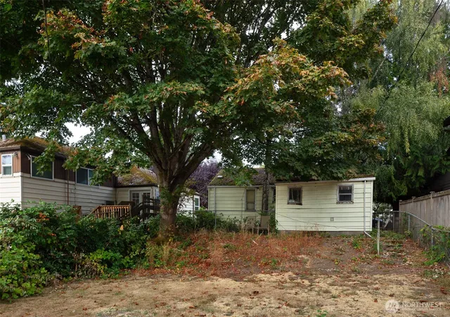 Photo 3 of Single family home for sale at 5647 38th Avenue Sw, Seattle, WA 98126 | MLS# NWM2577946 | Listing updated on 2026-09-25