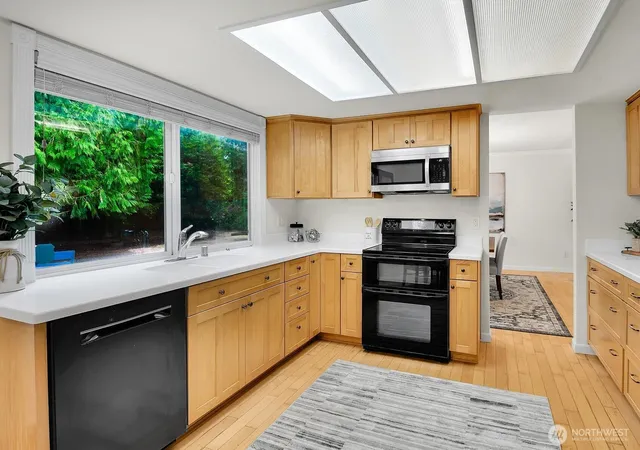 Photo 3 of Single family home for sale at 1425 172nd Place NE, Bellevue, WA 98008 | MLS# NWM2577970 | Listing updated on 2026-09-24
