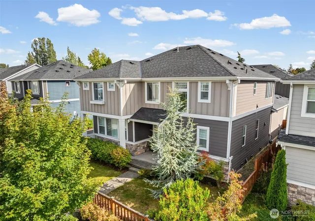Photo 2 of Single family home for sale at 27427 14th Place S, Des Moines, WA 98198 | MLS# NWM2578013 | Listing updated on 2026-09-25