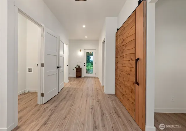 Photo 3 of Single family home for sale at 1580 W Beach Rd, Oak Harbor, WA 98277 | MLS# NWM2578028 | Listing updated on 2026-09-23