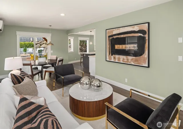 Photo 3 of Single family home for sale at 209 32nd Avenue, Seattle, WA 98122 | MLS# NWM2578042 | Listing updated on 2026-10-02