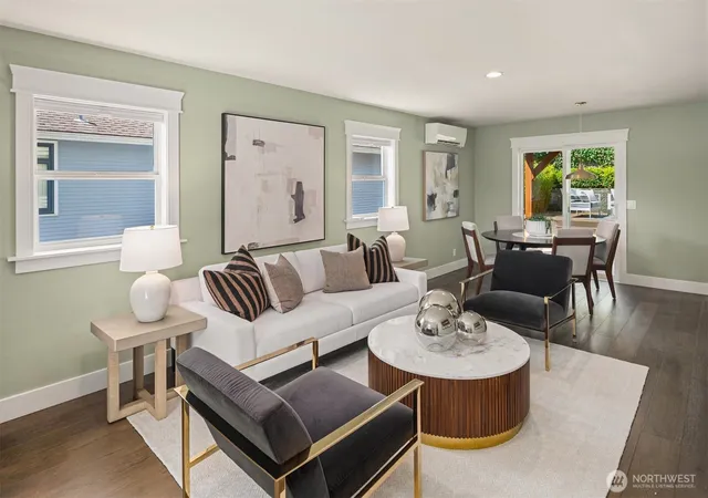 Photo 3 of Single family home for sale at 209 32nd Avenue, Seattle, WA 98122 | MLS# NWM2578042 | Listing updated on 2026-10-02