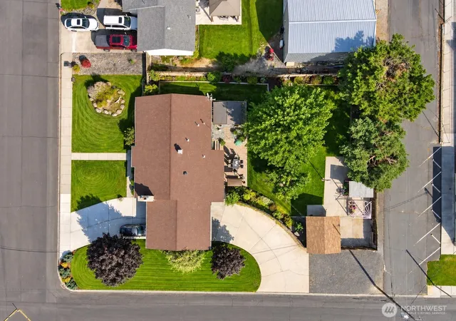 Photo 3 of Single family home for sale at 808 E Oak St, Othello, WA 99344 | MLS# NWM2578105 | Listing updated on 2026-09-22