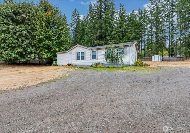 Photo 3 of Sale Pending at 670 E Coulter Crk Rd, Belfair, WA 98528 | MLS# NWM2578193 | Listing updated on 2026-09-23
