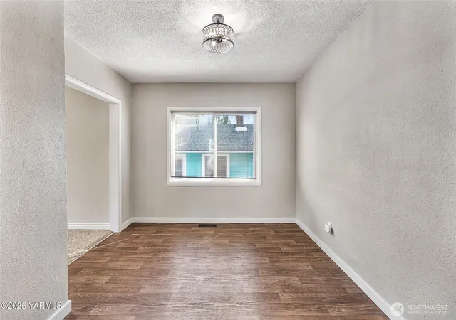 Photo 4 of Single family home for sale at 218 S 15th Avenue, Yakima, WA 98902 | MLS# NWM2578218 | Listing updated on 2026-09-25