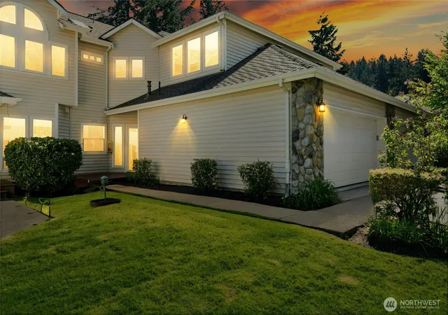 Photo 4 of Townhouse for sale at 9821 NE Riverbend Dr #C 102, Bothell, WA 98011 | MLS# NWM2578228 | Listing updated on 2026-09-25
