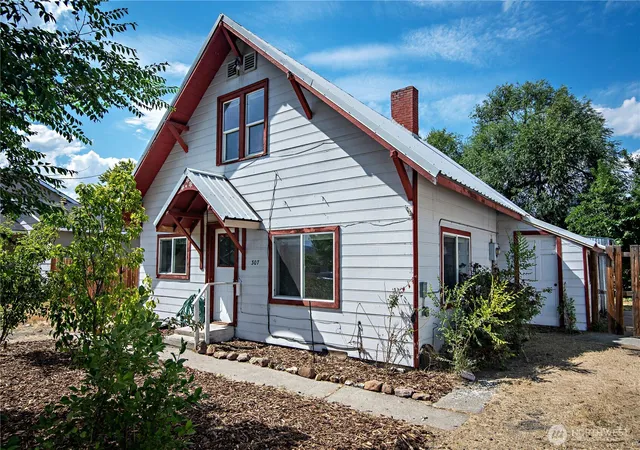 Photo 1 of Single family home for sale at 307 W 14th Avenue, Ellensburg, WA 98926 | MLS# NWM2578281 | Listing updated on 2026-09-25
