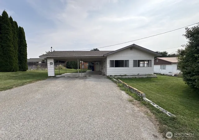 Photo 1 of Sale Pending at 1822 Se Soden St Ne, East Wenatchee, WA 98802 | MLS# NWM2578319 | Listing updated on 2026-09-11