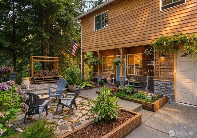 Photo 2 of Single family home for sale at 3 Catkin Ct, Bellingham, WA 98229 | MLS# NWM2578320 | Listing updated on 2026-09-25