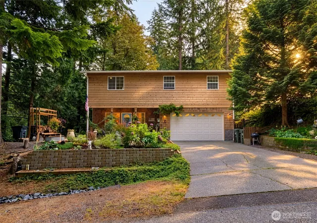 Photo 3 of Single family home for sale at 3 Catkin Ct, Bellingham, WA 98229 | MLS# NWM2578320 | Listing updated on 2026-09-25