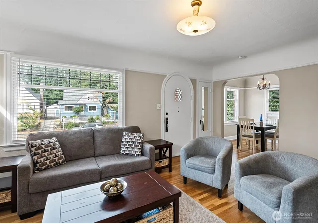 Photo 4 of Sale Pending at 1008 High Ave, Bremerton, WA 98337 | MLS# NWM2578397 | Listing updated on 2026-09-25