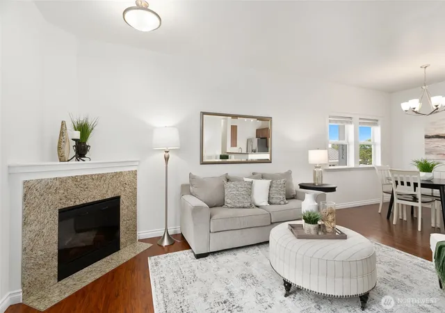 Photo 4 of Townhouse for sale at 2952 SW Raymond St, Seattle, WA 98126 | MLS# NWM2578400 | Listing updated on 2026-09-25