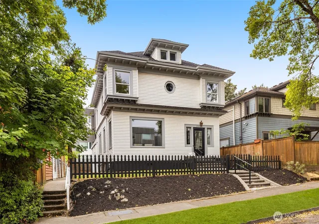 Photo 2 of Sale Pending at 2007 S Main St, Seattle, WA 98144 | MLS# NWM2578438 | Listing updated on 2026-09-25