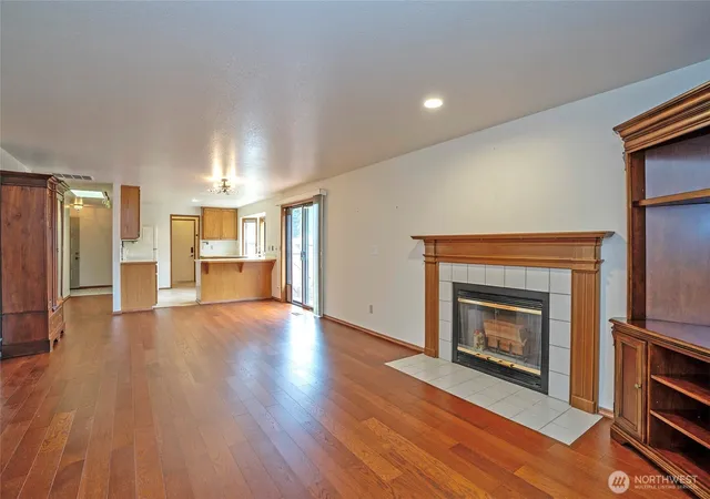 Photo 4 of Condo for sale at 8014 53rd Street W, University Place, WA 98467 | MLS# NWM2578468 | Listing updated on 2026-09-24