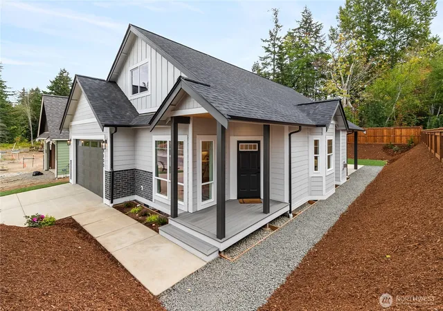 Photo 2 of Single family home for sale at 4100 Yonkers St, Bellingham, WA 98226 | MLS# NWM2578484 | Listing updated on 2026-09-25