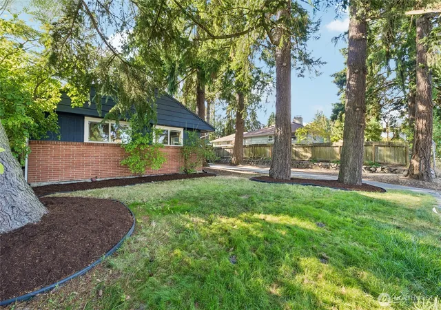 Photo 2 of Single family home for sale at 11409 11th Avenue Sw, Seattle, WA 98146 | MLS# NWM2578498 | Listing updated on 2026-09-30