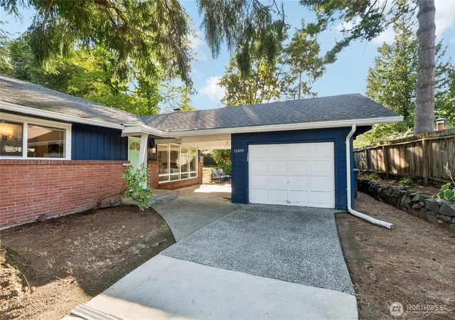 Photo 3 of Single family home for sale at 11409 11th Avenue Sw, Seattle, WA 98146 | MLS# NWM2578498 | Listing updated on 2026-09-30