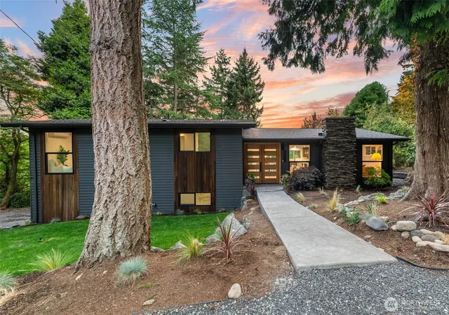 Photo 1 of Single family home for sale at 6123 110th Avenue Se, Bellevue, WA 98006 | MLS# NWM2578528 | Listing updated on 2026-09-30