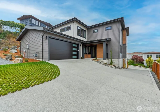 Photo 2 of Single family home for sale at 3913 Rock Ridge Pkwy, Anacortes, WA 98221 | MLS# NWM2578544 | Listing updated on 2026-09-25