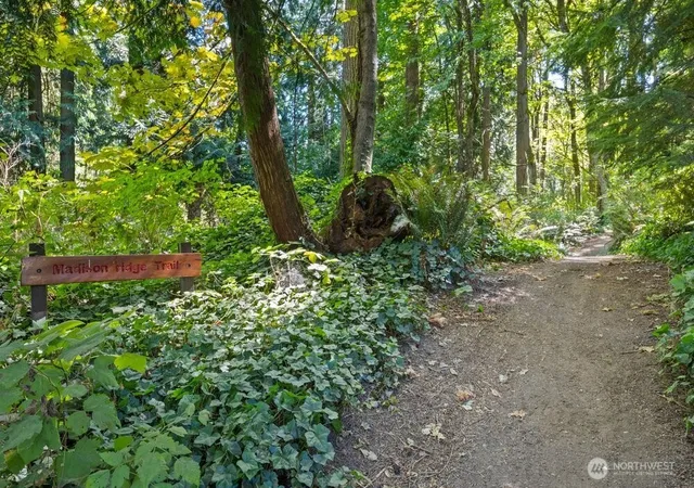 Photo 3 of Single family home for sale at 9376 Endicott St Ne, Bainbridge Island, WA 98110 | MLS# NWM2578580 | Listing updated on 2026-10-01