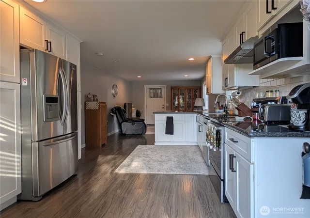 Photo 4 of Sale Pending at 1419 14th Street SW, Puyallup, WA 98371 | MLS# NWM2578613 | Listing updated on 2026-09-21