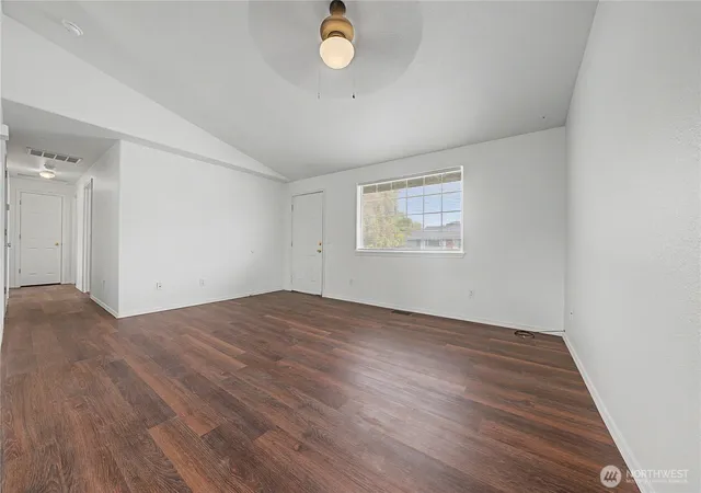 Photo 4 of Single family home for sale at 824 E Hayden Dr, Moses Lake, WA 98837 | MLS# NWM2578643 | Listing updated on 2026-09-25