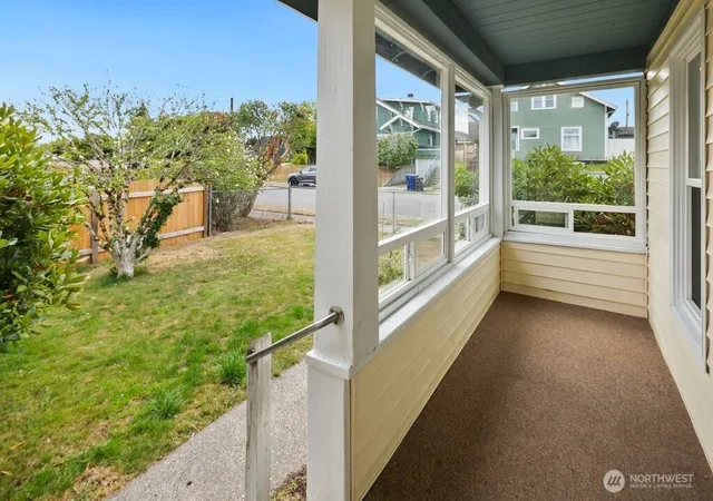 Photo 4 of Sale Pending at 1911 17th Street, Everett, WA 98201 | MLS# NWM2578681 | Listing updated on 2026-10-01