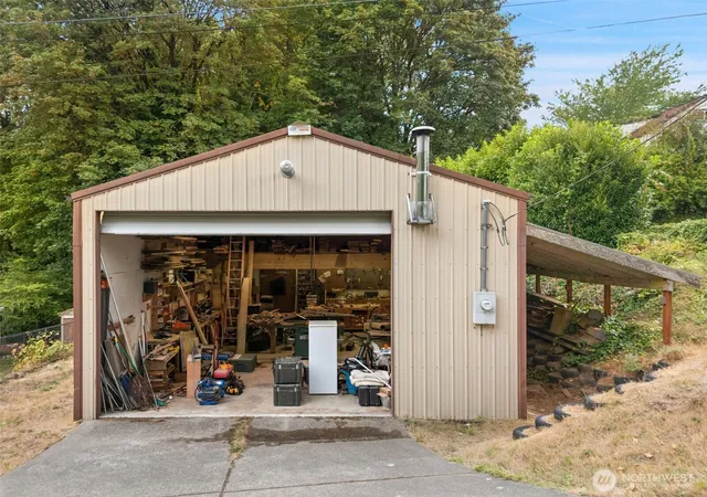 Photo 3 of Sale Pending at 713 Hull Ave, Port Orchard, WA 98366 | MLS# NWM2578731 | Listing updated on 2026-09-25