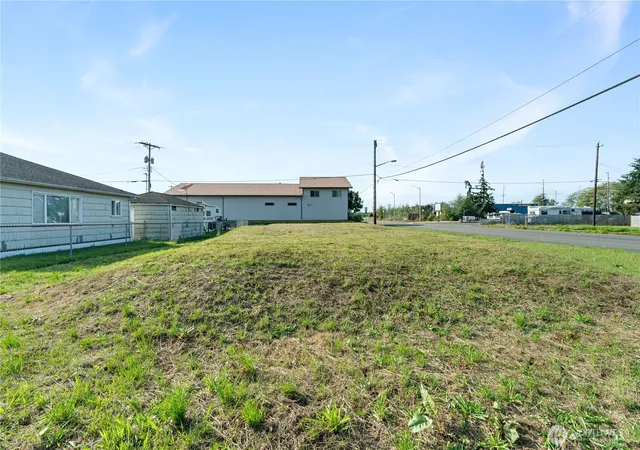 Photo 2 of Sale Pending at 601 & 607 23rd St, Hoquiam, WA 98550 | MLS# NWM2578752 | Listing updated on 2026-09-25