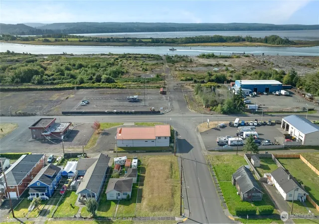 Photo 4 of Sale Pending at 601 & 607 23rd St, Hoquiam, WA 98550 | MLS# NWM2578752 | Listing updated on 2026-09-25