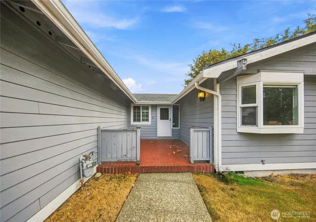 Photo 2 of Sale Pending at 10128 100th St Ct Cw, Lakewood, WA 98498 | MLS# NWM2578756 | Listing updated on 2026-09-25