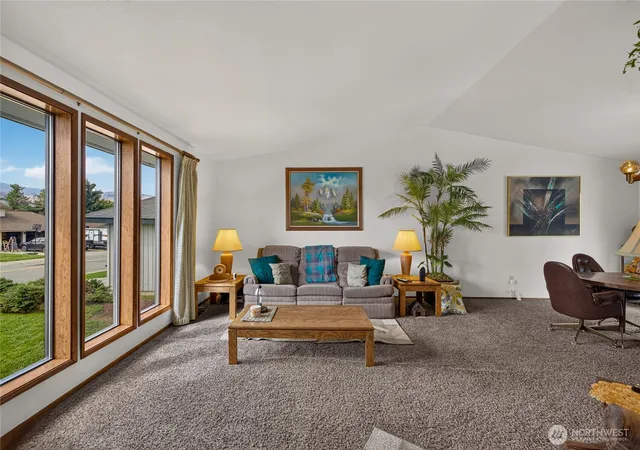 Photo 4 of Single family home for sale at 717 12th Street NE, East Wenatchee, WA 98802 | MLS# NWM2578758 | Listing updated on 2026-09-24