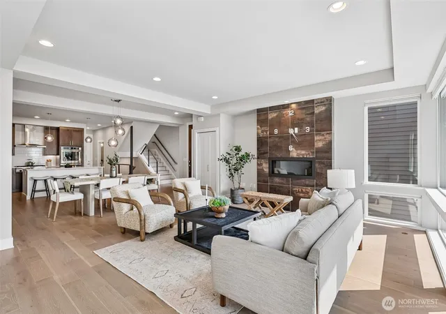 Townhouse for sale at 8710 112th Avenue NE, Kirkland, WA 98033 | MLS# NWM2578761