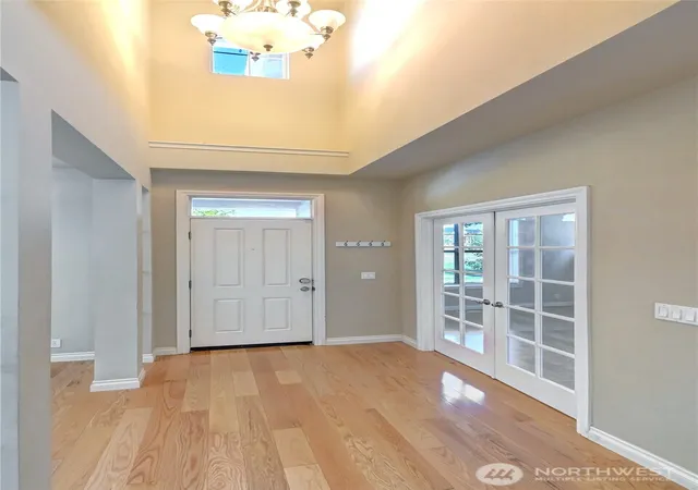 Photo 2 of Single family home for sale at 18947 Ne 68th Street, Redmond, WA 98052 | MLS# NWM2578783 | Listing updated on 2026-09-25