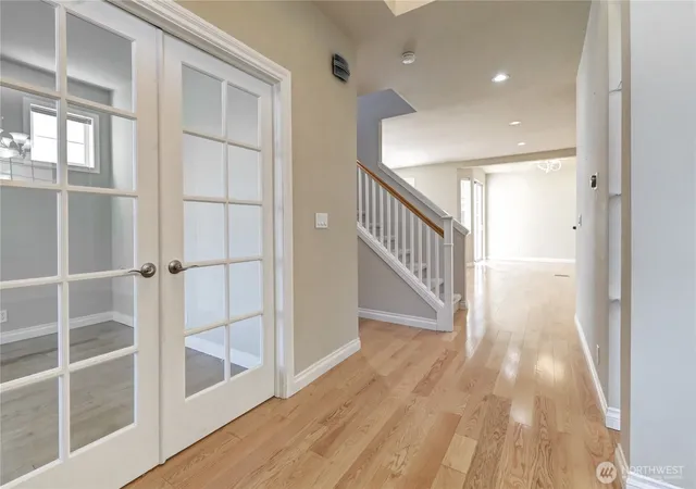 Photo 3 of Single family home for sale at 18947 Ne 68th Street, Redmond, WA 98052 | MLS# NWM2578783 | Listing updated on 2026-09-25