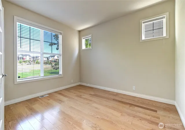 Photo 4 of Single family home for sale at 18947 NE 68th Street, Redmond, WA 98052 | MLS# NWM2578783 | Listing updated on 2026-09-25