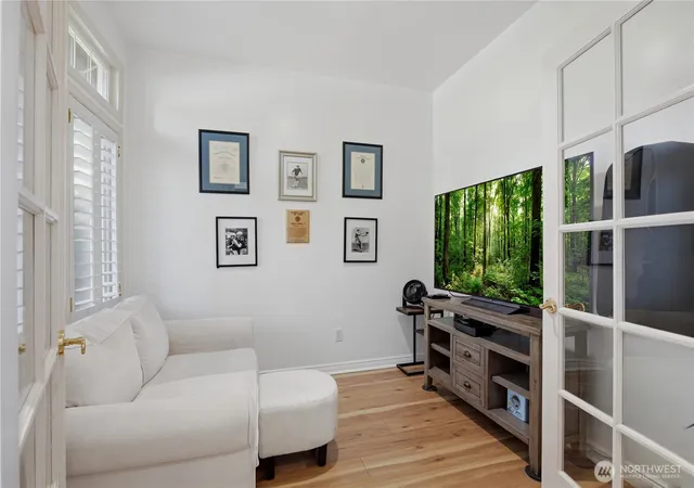 Photo 4 of Single family home for sale at 11627 E Oakmont Dr, Mukilteo, WA 98275 | MLS# NWM2578793 | Listing updated on 2026-09-28