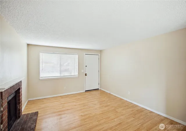 Photo 4 of House for sale at 3760 E T St, Tacoma, WA 98404 | MLS# NWM2578821 | Listing updated on 2026-09-25