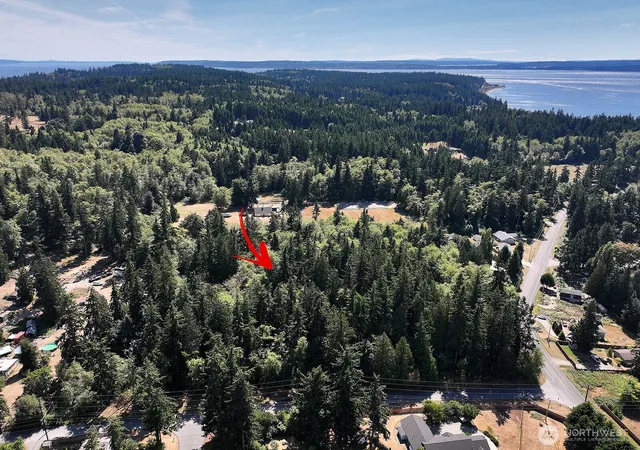 Photo 4 of Sale Pending at 2 Scenic Ave, Freeland, WA 98249 | MLS# NWM2578854 | Listing updated on 2026-09-30
