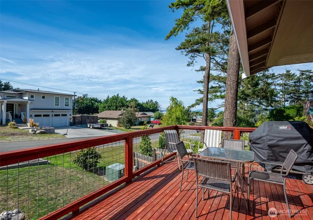 Photo 4 of Single family home for sale at 2348 Happy Ln, Oak Harbor, WA 98277 | MLS# NWM2578856 | Listing updated on 2026-09-23