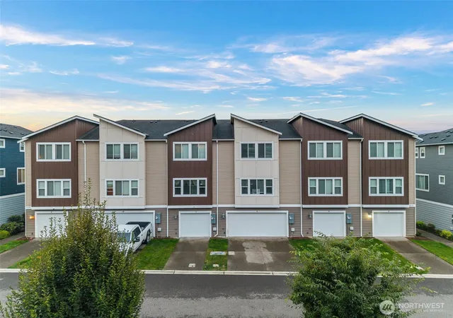 Photo 2 of Condo for sale at 17537 110th Avenue E #D, Puyallup, WA 98374 | MLS# NWM2578867 | Listing updated on 2026-09-25
