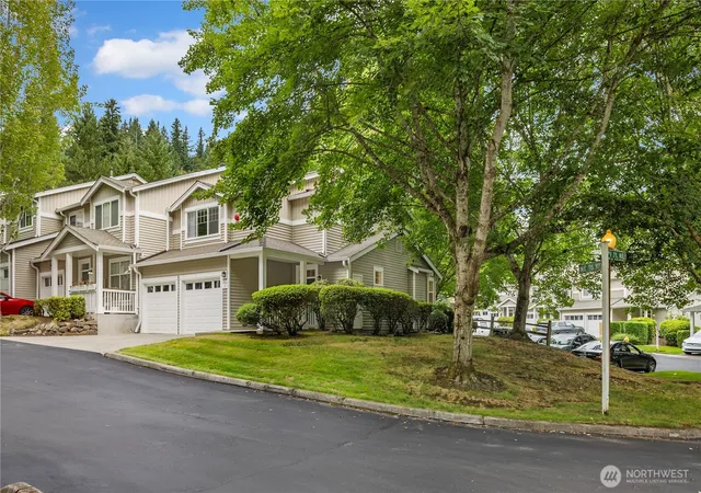 Photo 2 of Townhouse for sale at 17824 Ne 96th Way #3, Redmond, WA 98052 | MLS# NWM2578868 | Listing updated on 2026-10-03