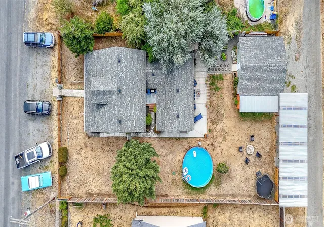 Photo 2 of Sale Pending at 204 Se 2nd Street, Rainier, WA 98576 | MLS# NWM2578965 | Listing updated on 2026-09-24