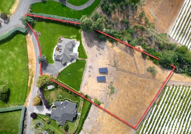 Photo 4 of Sale Pending at 83 Koda Dr, Selah, WA 98942 | MLS# NWM2578980 | Listing updated on 2026-09-25