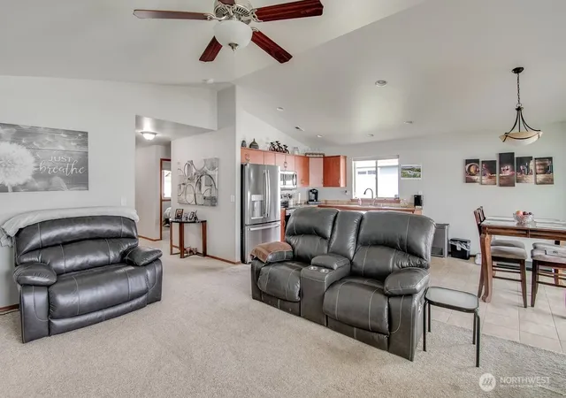 Photo 3 of Single family home for sale at 1534 Larkspur Dr, Richland, WA 99352 | MLS# NWM2579050 | Listing updated on 2026-09-29