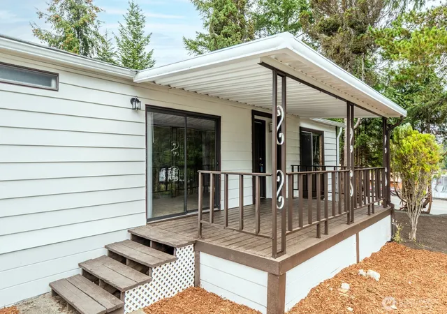 Photo 2 of Sale Pending at 2050 E Timberlake W Dr, Shelton, WA 98584 | MLS# NWM2579059 | Listing updated on 2026-10-01